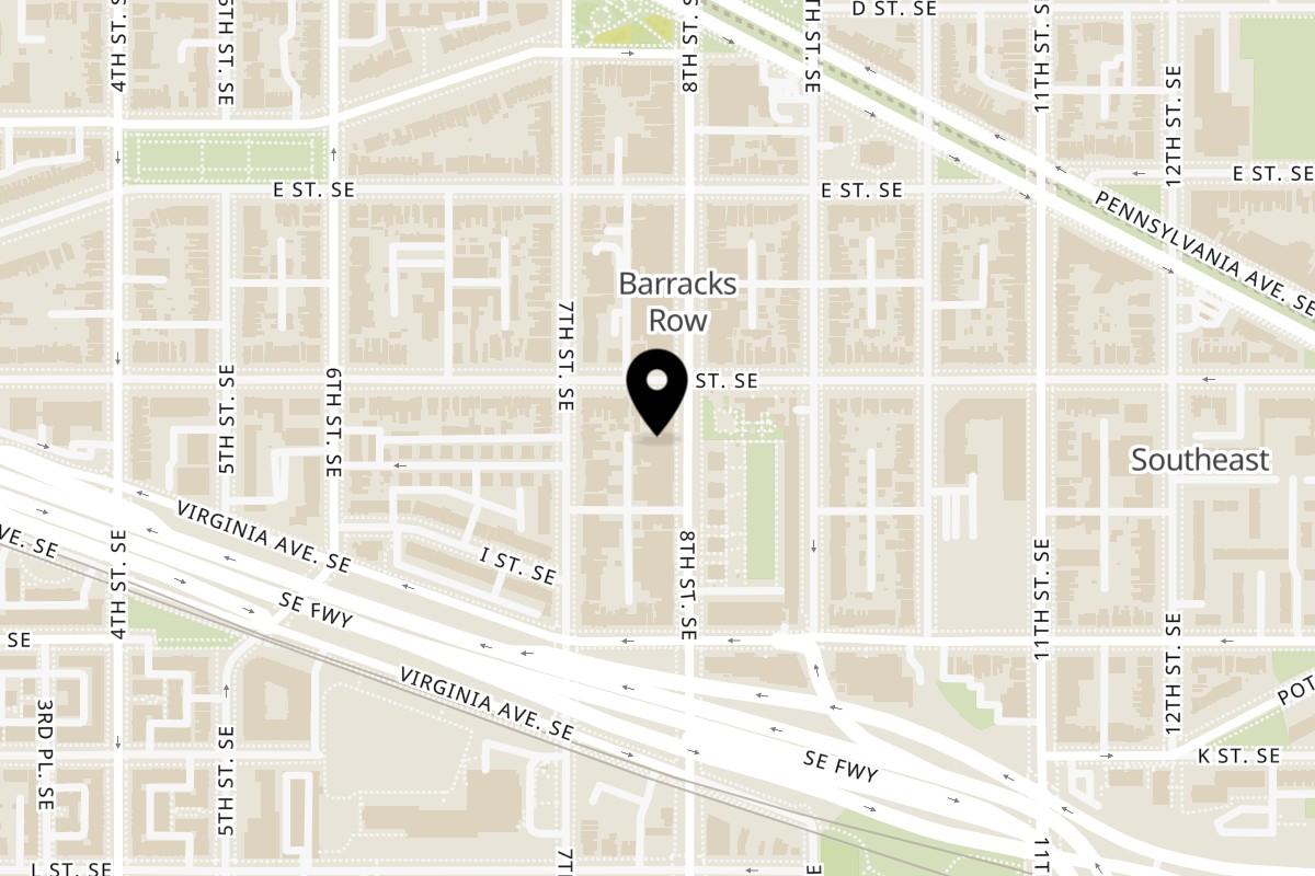 Map showing the location of Lola's A Neighborhood Bar on 711 8th St SE in Washington